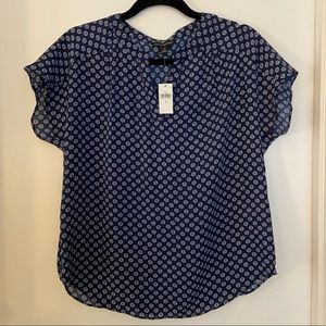 NWT Banana Republic Short Sleeve top in Navy